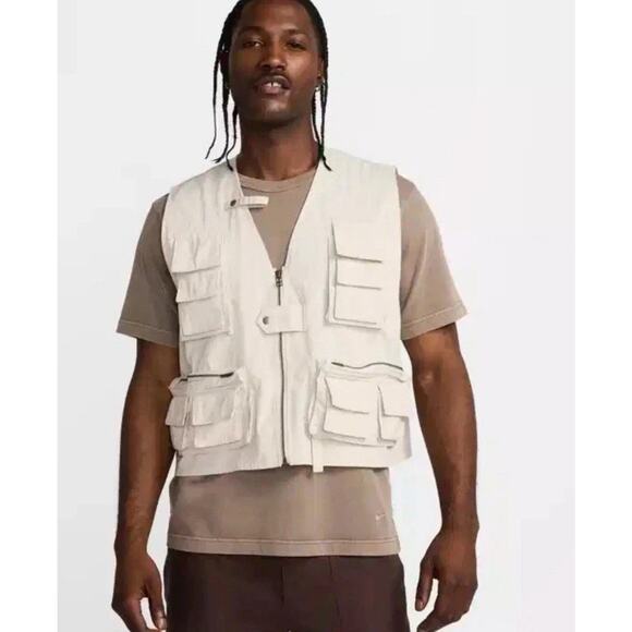Nike Life Utility Vest Beige Khaki Full Zip Pockets Mens Medium FN3214-104 $175 - Picture 1 of 2